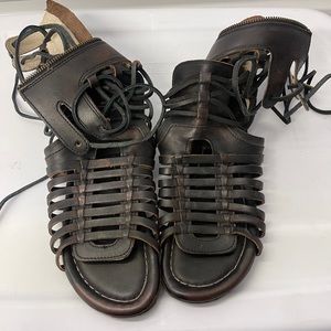 Freebird Sanibel sandals size 10